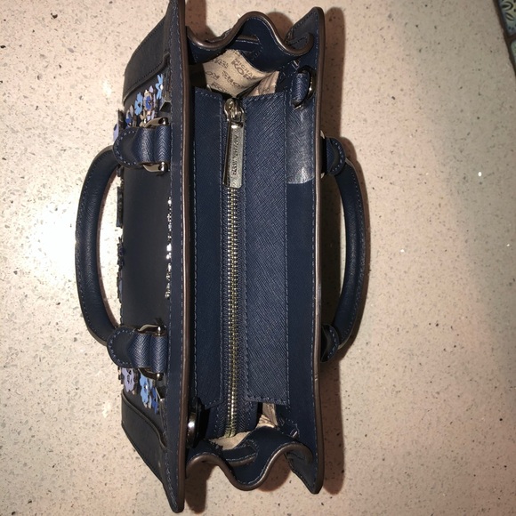 Navy Michael Kors handbag - Picture 4 of 7